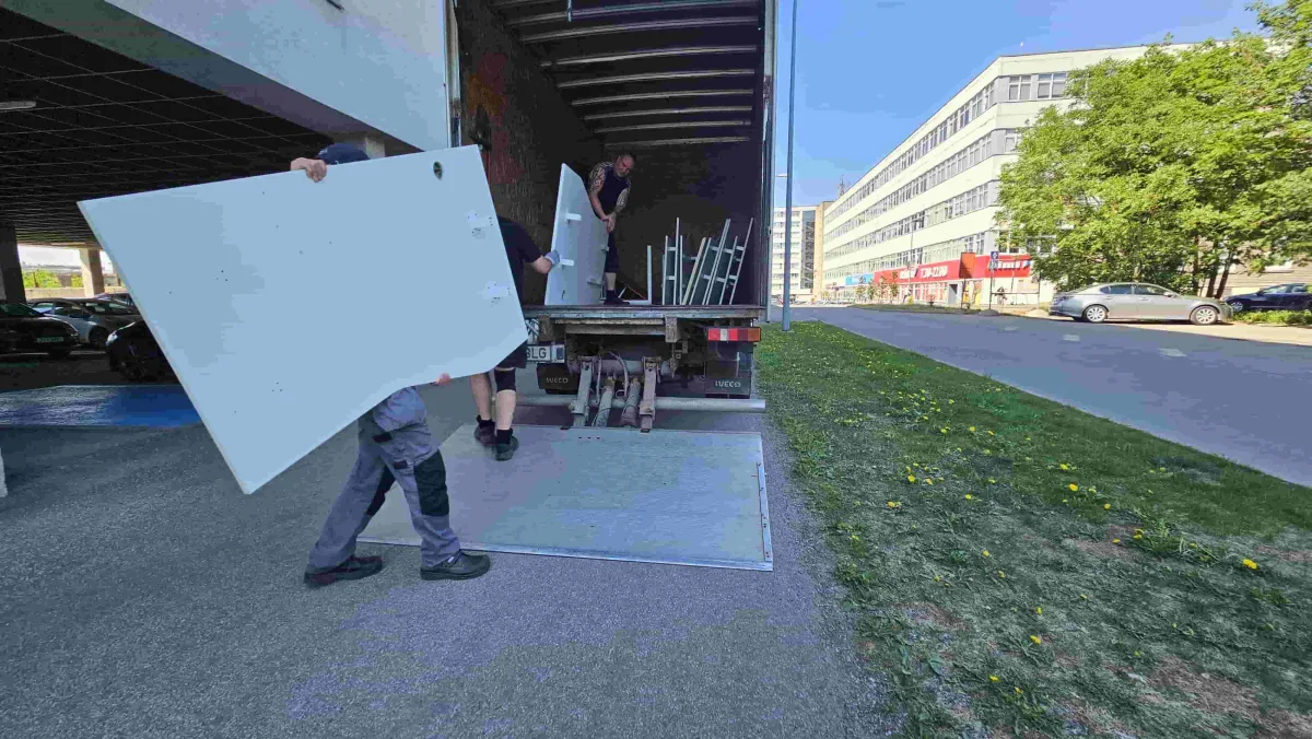 Vana mööbel jäätmejaam