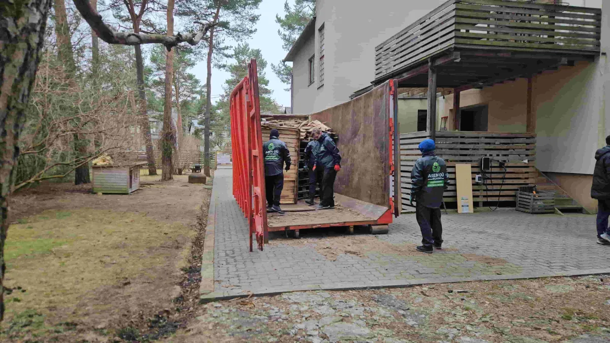 Konteiner koos laadijatega